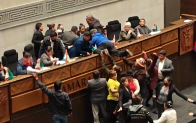 Boliviaanse politici gaan met elkaar op de vuist