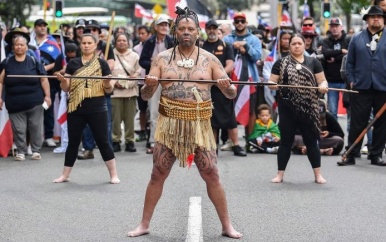 Massale protestmars tegen omstreden Maori-wet in Nieuw-Zeeland