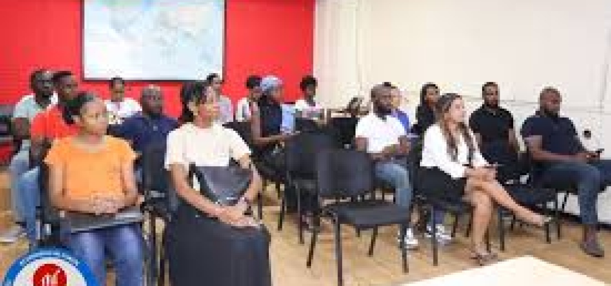 EZ ondersteunt ondernemerschap middels het facilliteren van Startup Huddle Paramaribo pitch event