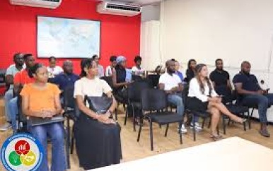 EZ ondersteunt ondernemerschap middels het facilliteren van Startup Huddle Paramaribo pitch event