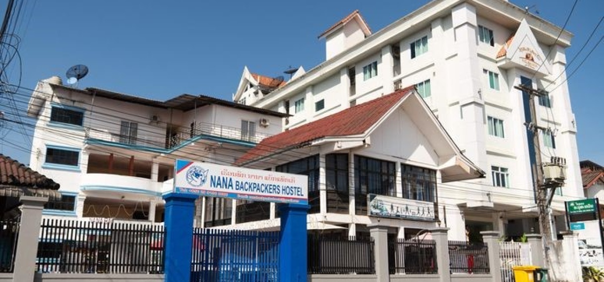 UPDATE: Acht hostelmedewerkers in Laos opgepakt na sterfgevallen door giftige alcohol