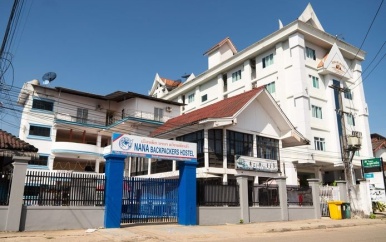 UPDATE: Acht hostelmedewerkers in Laos opgepakt na sterfgevallen door giftige alcohol