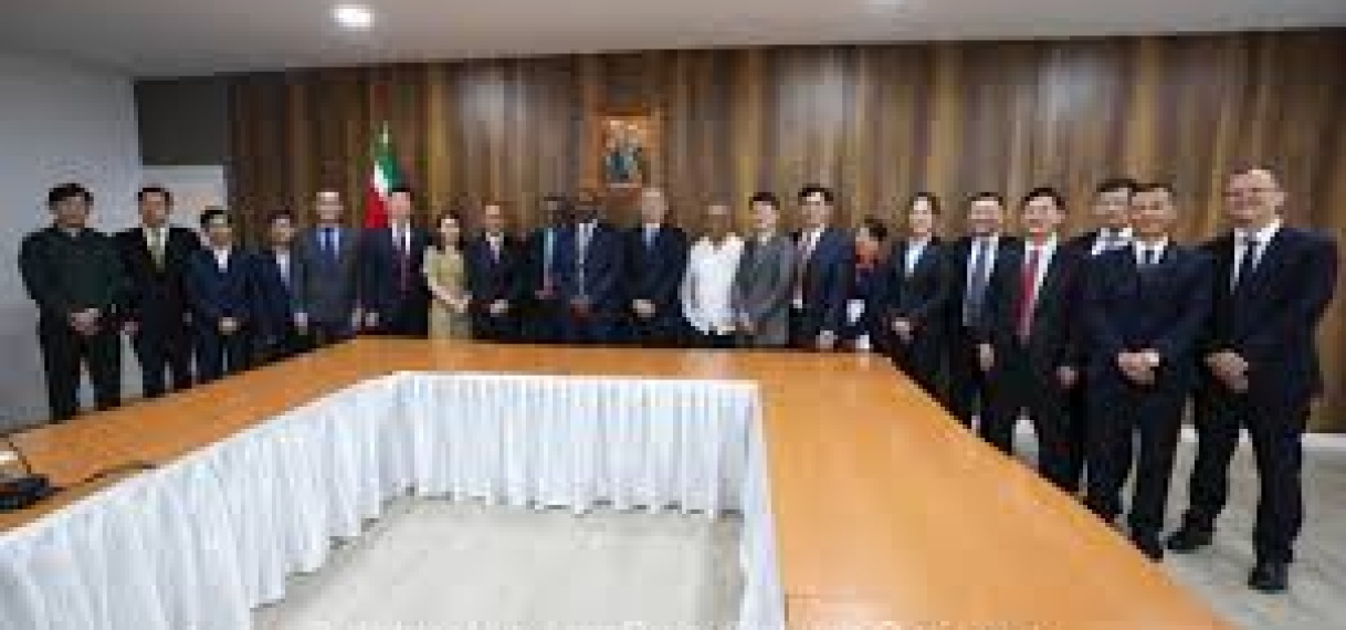 Regering en Chinalco tekenen MoU voor ontwikkeling bauxiet industrie West-Suriname