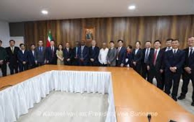 Regering en Chinalco tekenen MoU voor ontwikkeling bauxiet industrie West-Suriname