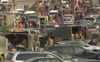 Drukte bij grens tussen Syrië en Libanon na val Al Assad