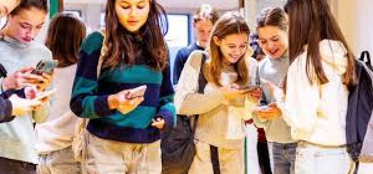 Impact van telefoons op kinderen steeds duidelijker: ‘2024 was een omslagpunt’