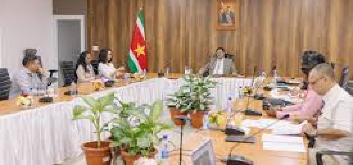 President geïnformeerd over status Suriname-India projecten