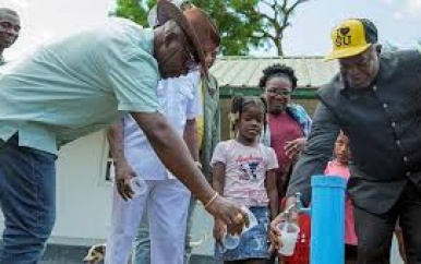 Ruim 100 gezinnen Corneliskondre hebben schoon drinkwater