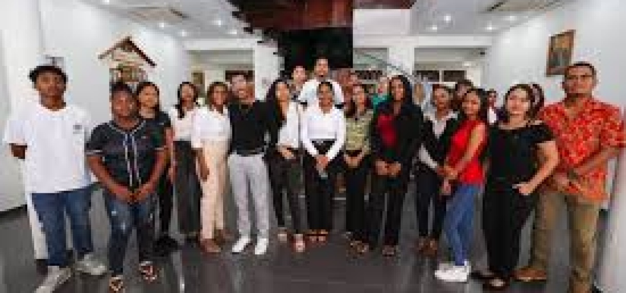President installeert “mental health ambassadeurs” Nickerie