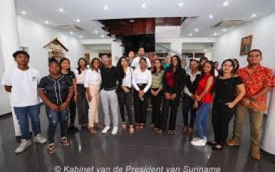 President installeert “mental health ambassadeurs” Nickerie