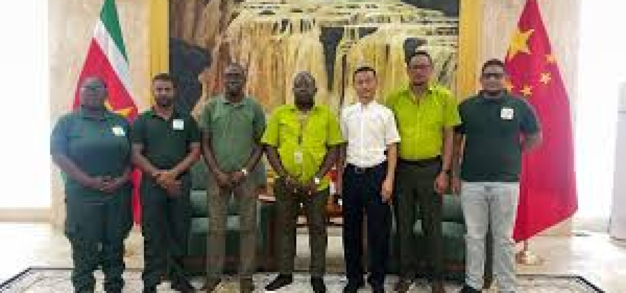 Beleefheidsbezoek aan Chinese ambassade voor samenwerking in houtsector