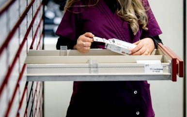 Zorgpersoneel steelt medicijnen van werk, elke twee weken een ontslag
