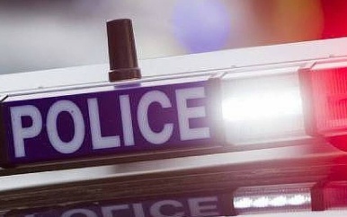 Australiërs scheren zoon kaal en doen alsof hij kanker heeft voor donaties