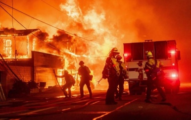 UPDATE: Brandweer worstelt in Los Angeles: ‘Geen korps is hiertegen opgewassen’