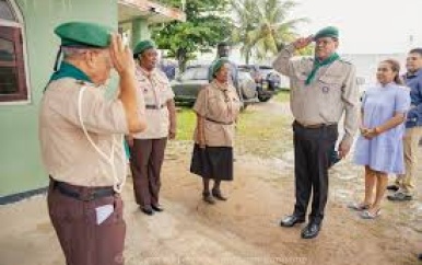 President Santokhi en Boy Scouts luiden 2025 in met Opo Yari-evenement