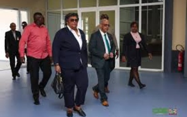 Premier Mottley zet in op intensievere relatie met Suriname