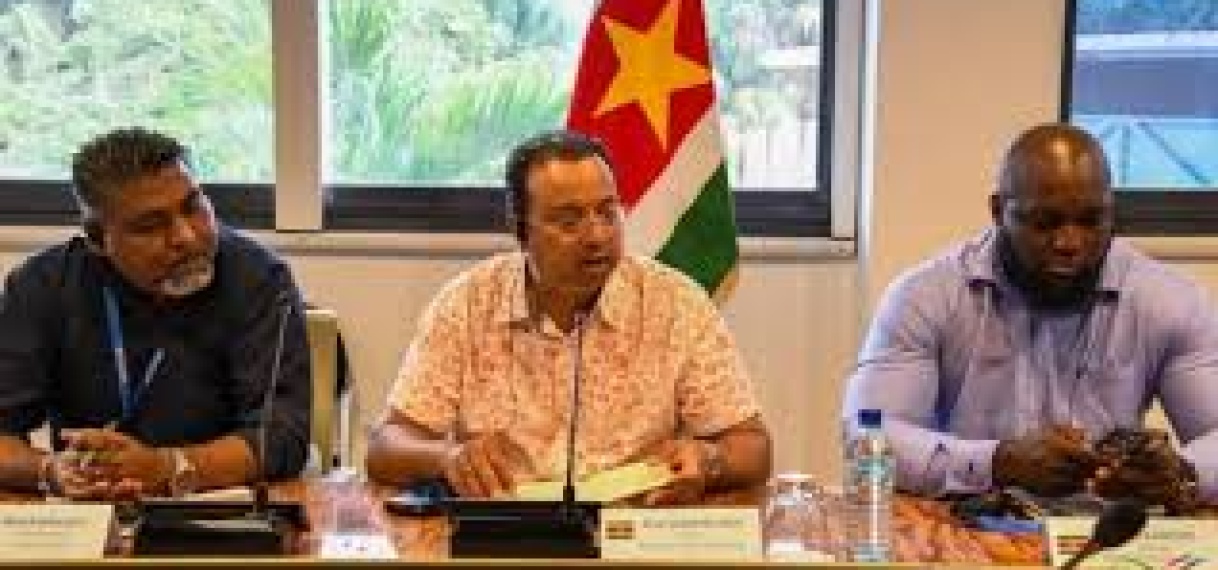 Suriname en Frans-Guyana bespreken beter beheer grensrivieren