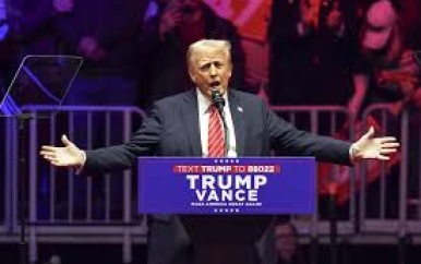 Trump kondigt op rally voor inauguratie opnieuw ‘grootste deportatie ooit’ aan