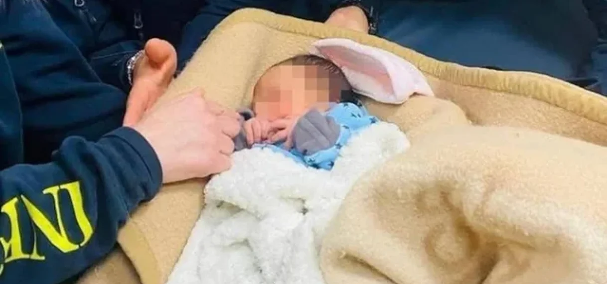 Italiaanse ‘verpleegster’ steelt pasgeboren baby en meldt bevalling op Facebook