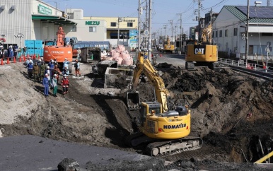Evacuaties en oproep tot waterbesparing in Japan vanwege groeiend zinkgat