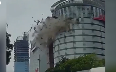 Brokstukken vliegen rond bij explosie in Taiwanees warenhuis