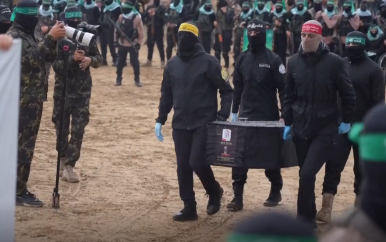 Hamas draagt lichamen gegijzelde Israëliërs over in Gaza