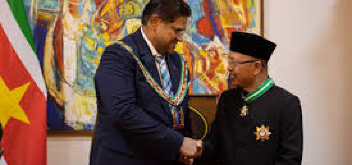 Vertrekkende Indonesische ambassadeur ontvangt hoge onderscheiding
