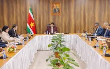 President Santokhi en IMF-delegatie bespreken uitdagingen en vooruitzichten bij laatste beoordeling