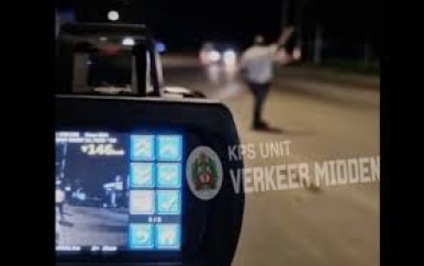 Automobilist rijdt 151 km/u tijdens snelheidscontrole: rijbewijs ingevorderd