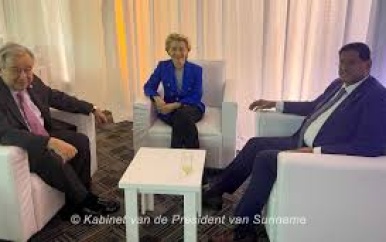 President Santokhi spreekt VN-topman en EU-chef over mondiale uitdagingen