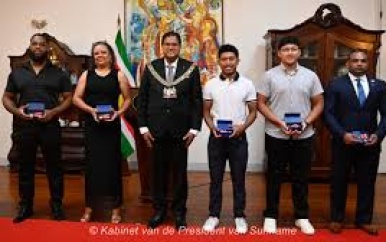 Decoratieplechtigheid ter ere van Surinaamse sporters