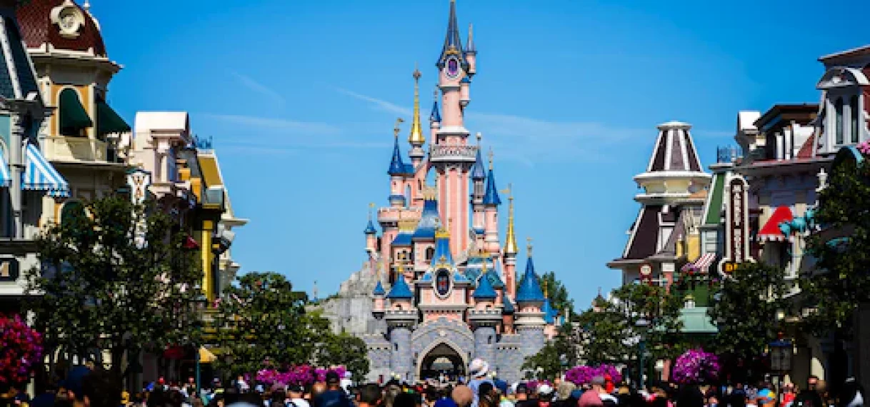 Disney kondigt bouw eerste pretpark in Midden-Oosten aan