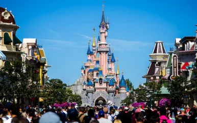 Disney kondigt bouw eerste pretpark in Midden-Oosten aan