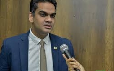 Minister Ramadhin: Vertraging salarissen PCS door complexe financiële situatie, oplossing in zicht