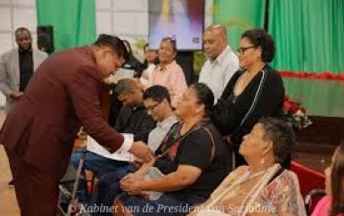President Santokhi lanceert officieel Royalty Voor Iedereen (RVI)
