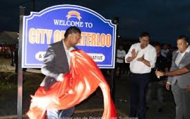 President Santokhi verricht officiële opening woningbouwproject ‘City of Waterloo’