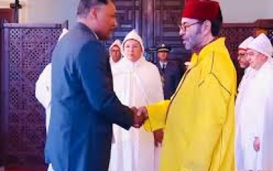 Ambassadeur Abdoelrahman overhandigt geloofsbrieven aan Koning Mohammed VI van Marokko
