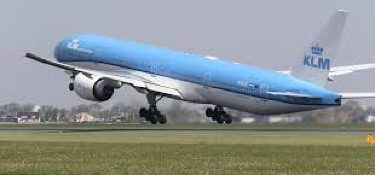 Vliegtuig KLM maakt voorzorgslanding op Schiphol vanwege vlammen uit motor