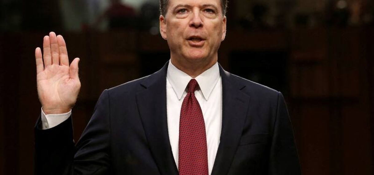 Voormalig FBI-directeur Comey beschuldigd van oproep tot moord op Trump, die hem eerder ontsloeg
