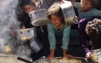 Uitdelen van voedsel slaat om in chaos in Gaza