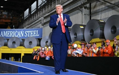 Trump verdubbelt importheffingen op staal en aluminium