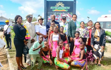 Officiële opening schoolcampussen Moengo Tapu en Hannover