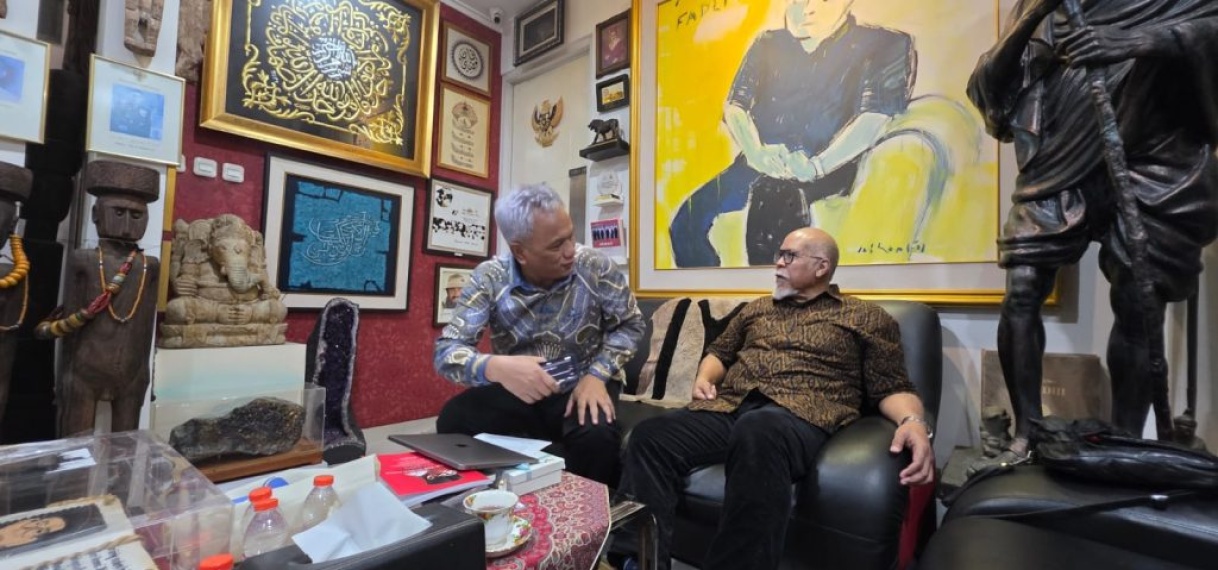 Indonesië en Suriname Verfijnen Cultureel Kader met Culturele Experts in de Fadli Zon Bibliotheek