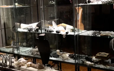 Ravage in juwelierszaak Bussum na gewelddadige inbraak
