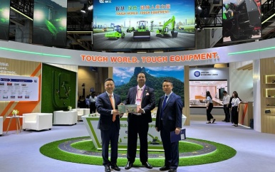 Infrastructuurprojecten Suriname centraal tijdens bezoek minister Nurmohamed aan China