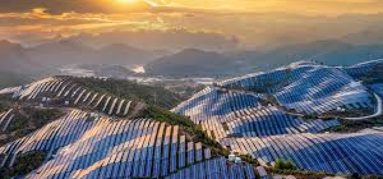 Mondiale investeringen in groene energie dit jaar dubbel zo hoog als in fossiel
