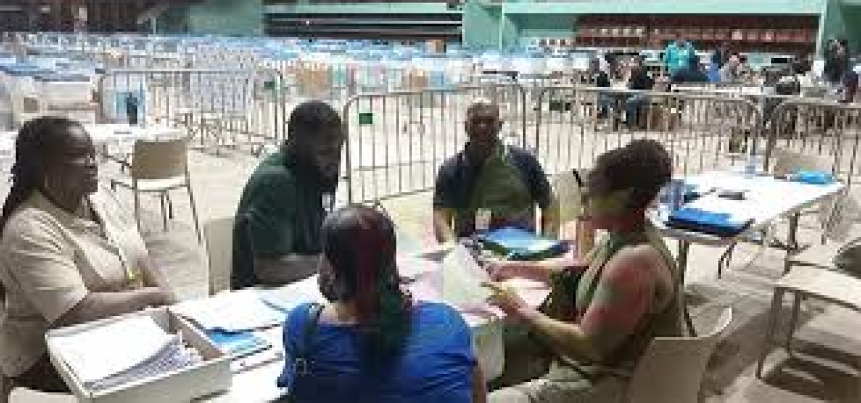 Negen districten klaar, Paramaribo laat nog op zich wachten
