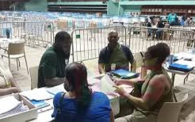 Negen districten klaar, Paramaribo laat nog op zich wachten
