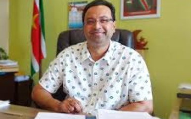 Minister Riad Nurmohammed neemt deel aan internationaal forum in China