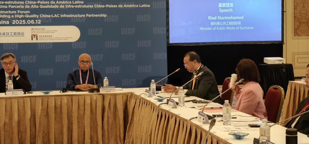 Minister Nurmohamed presenteert Surinames infrastructuurambities in China
